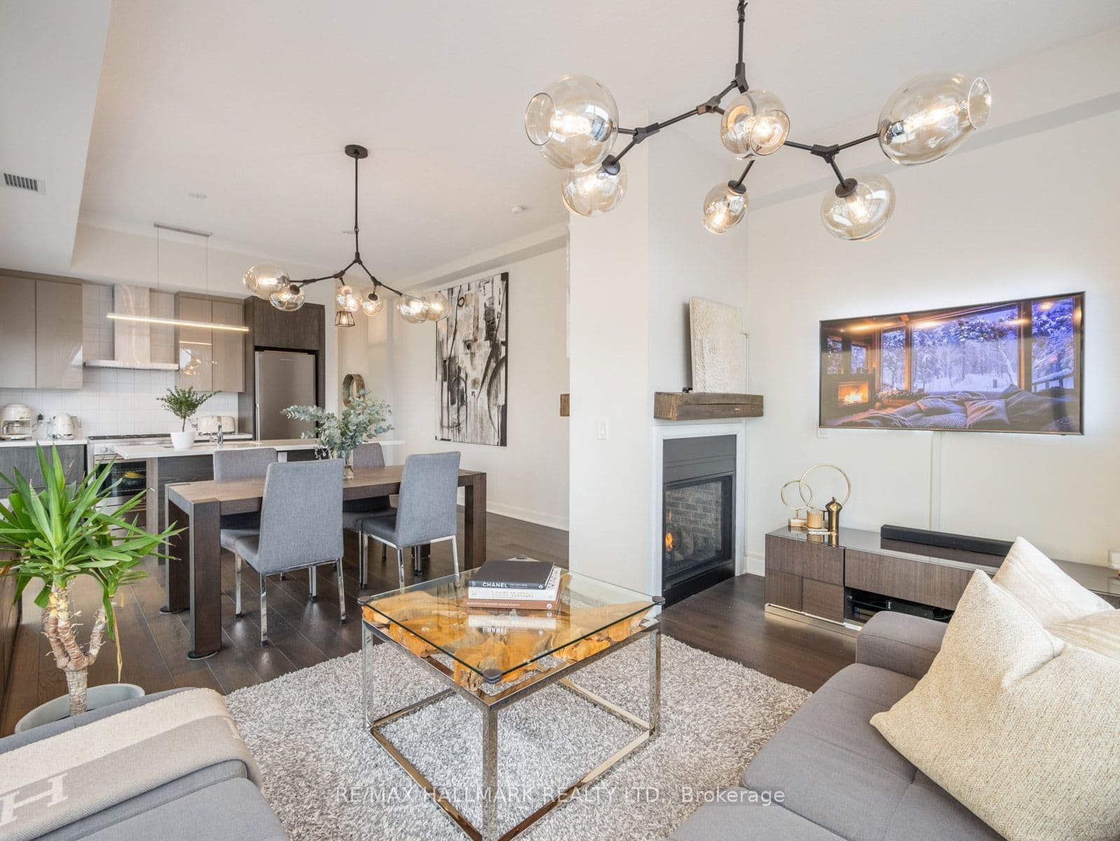 580 Kingston Road, Unit PH4