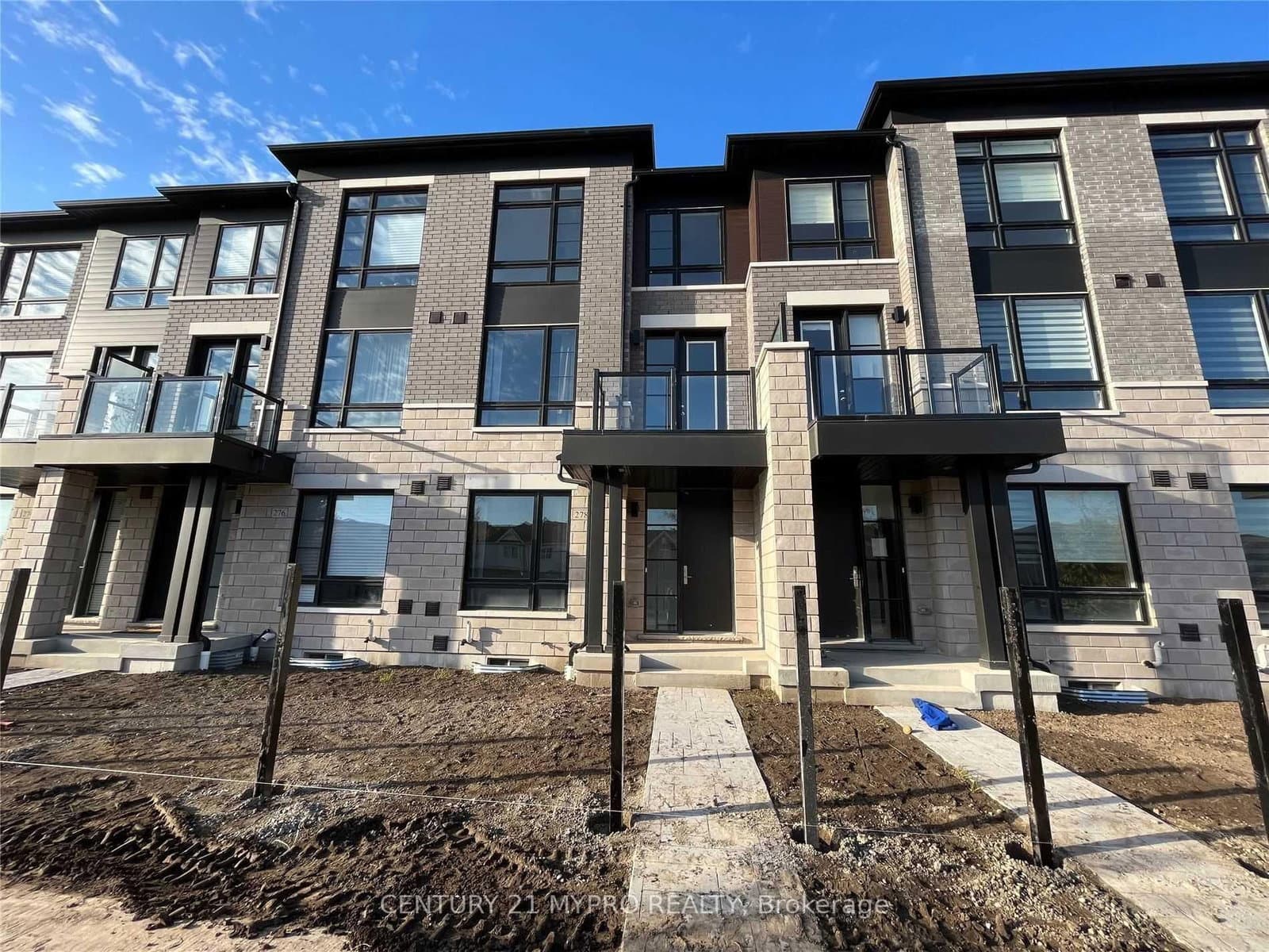 278 Carnwith Drive E