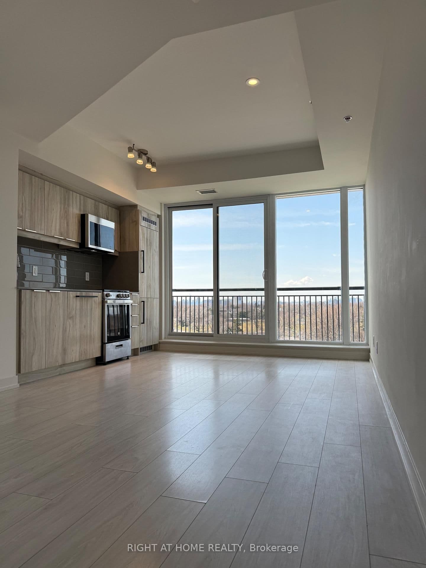 90 Glen Everest Road, Unit 815