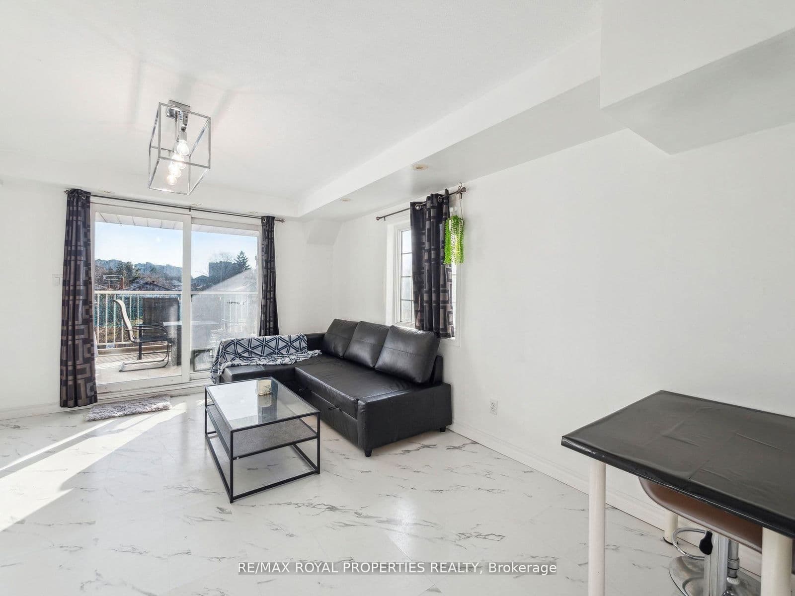 593 Kennedy Road, Unit 22