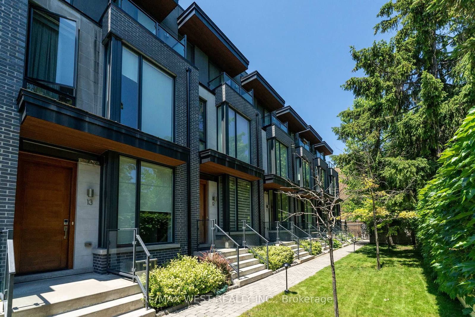 837 Broadview Avenue, Unit 9