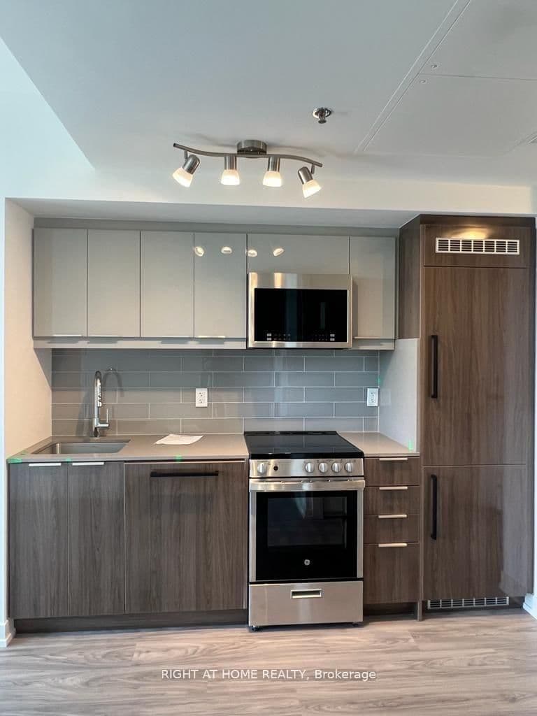 90 GLEN EVEREST Road, Unit 1010