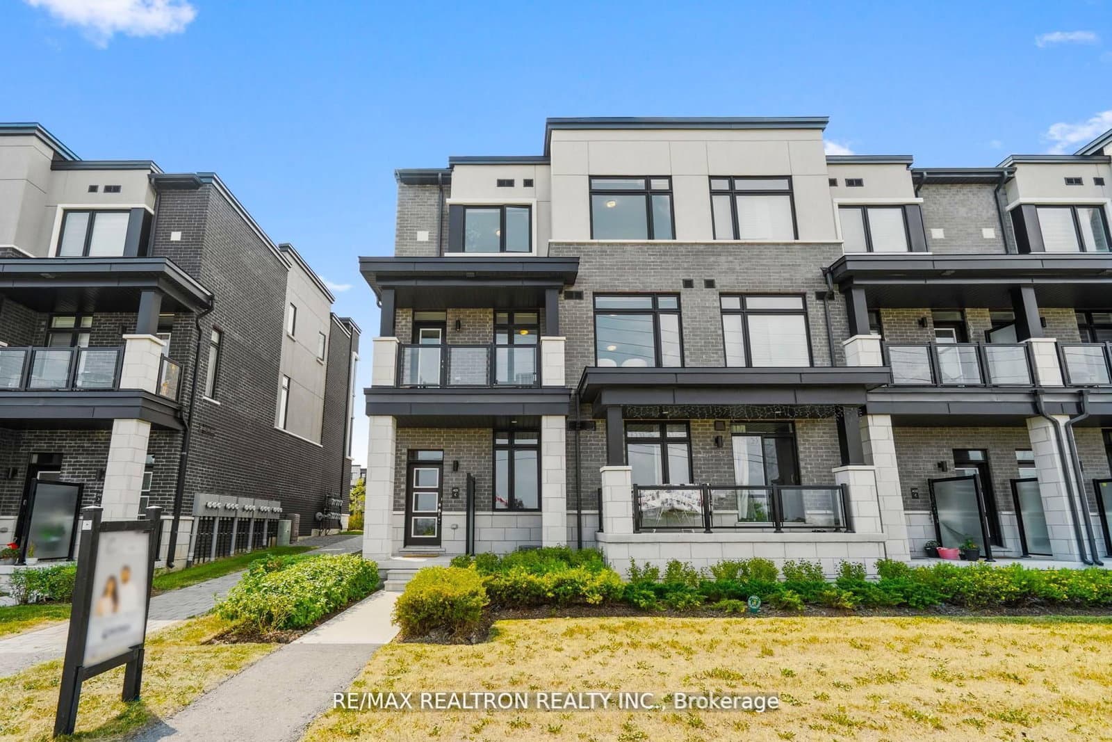 2550 Castlegate Crossing, Unit 401