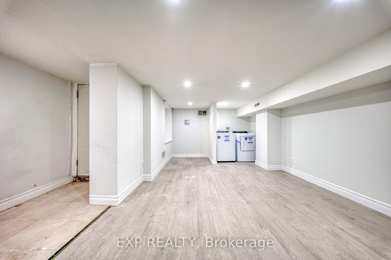 1678 Kingston Road, Unit Lower