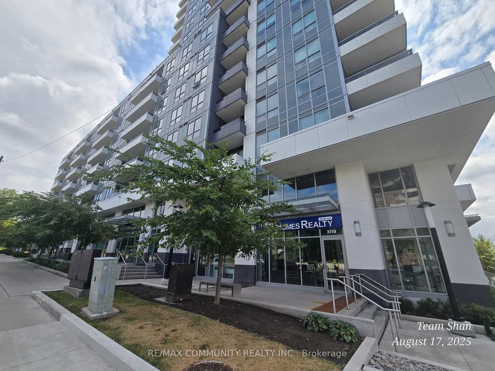 #518 - 3121 Sheppard Avenue E