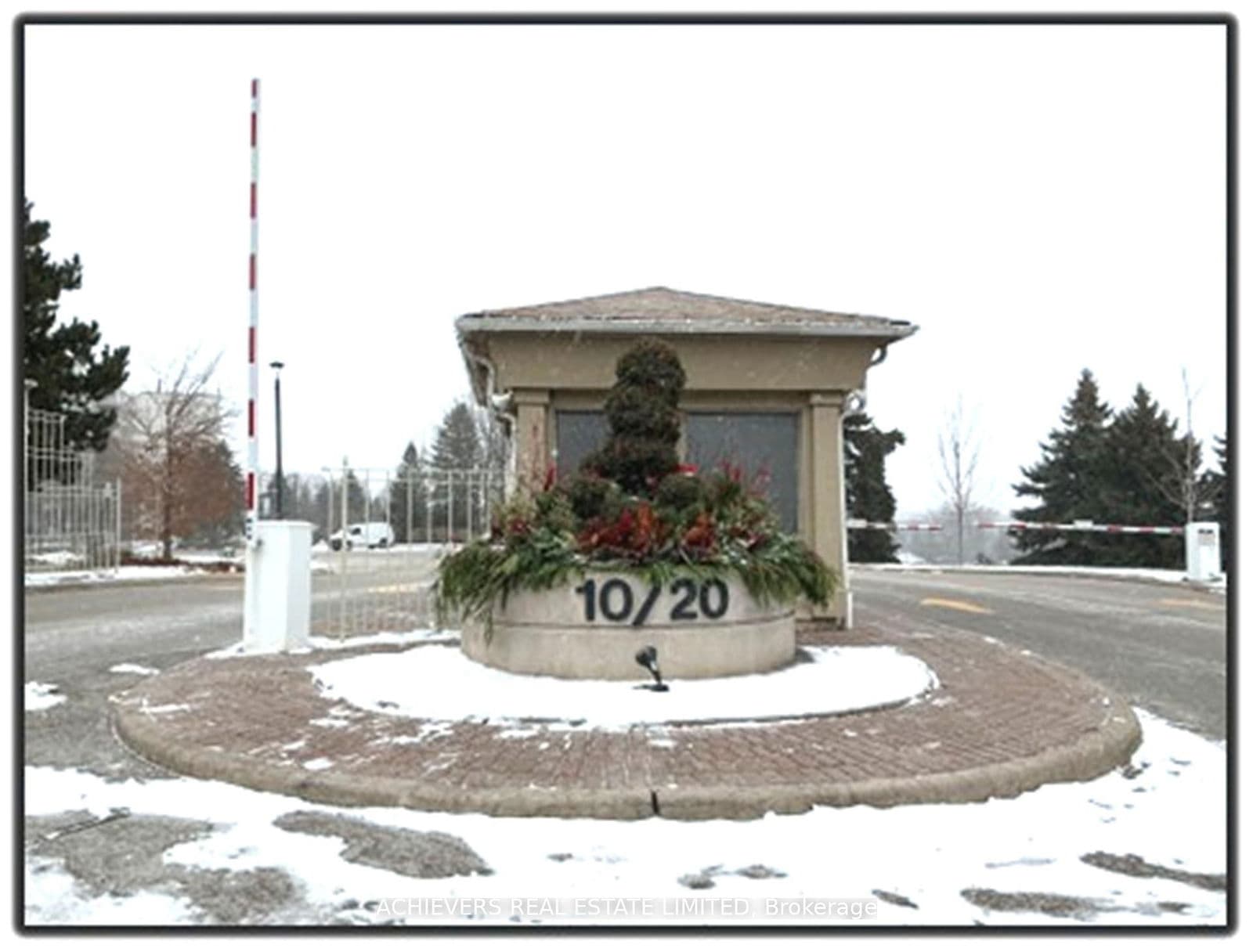 #926 - 10 Guildwood Parkway