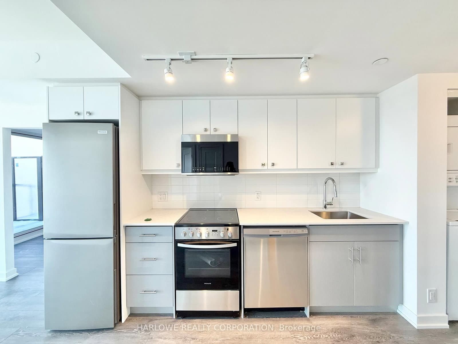 2 Manderley Drive, Unit 908