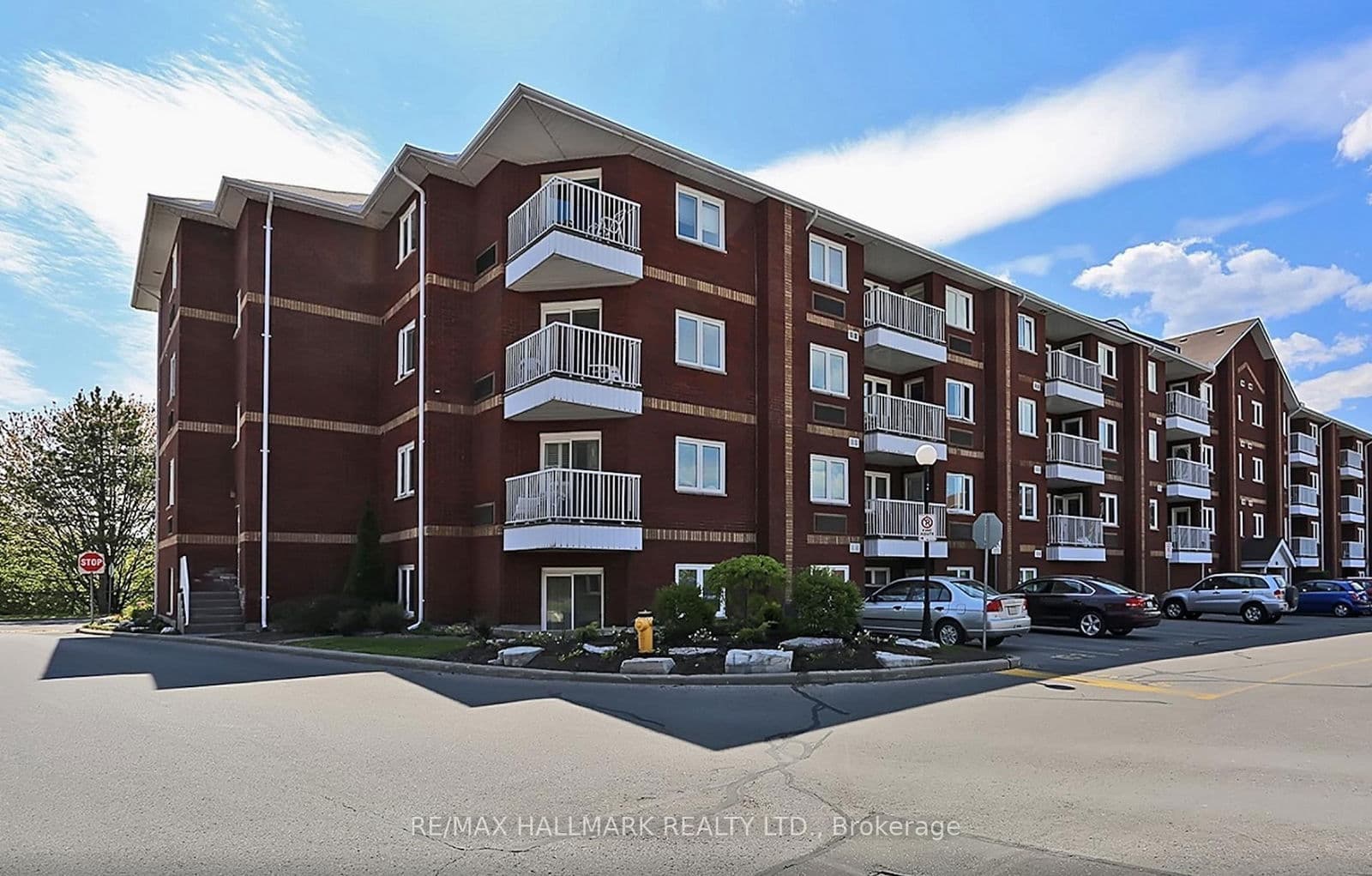 191 Lake Driveway Way W, Unit 102