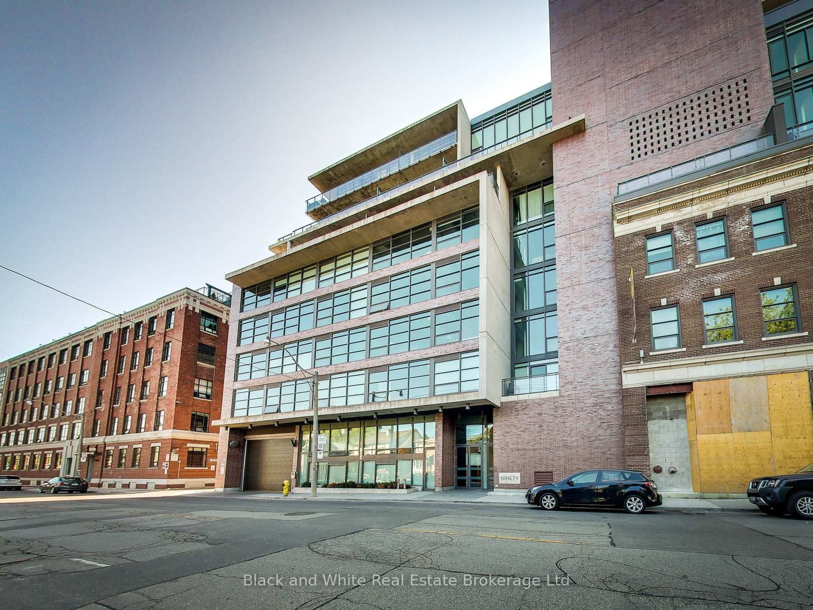 90 Broadview Avenue, Unit 823