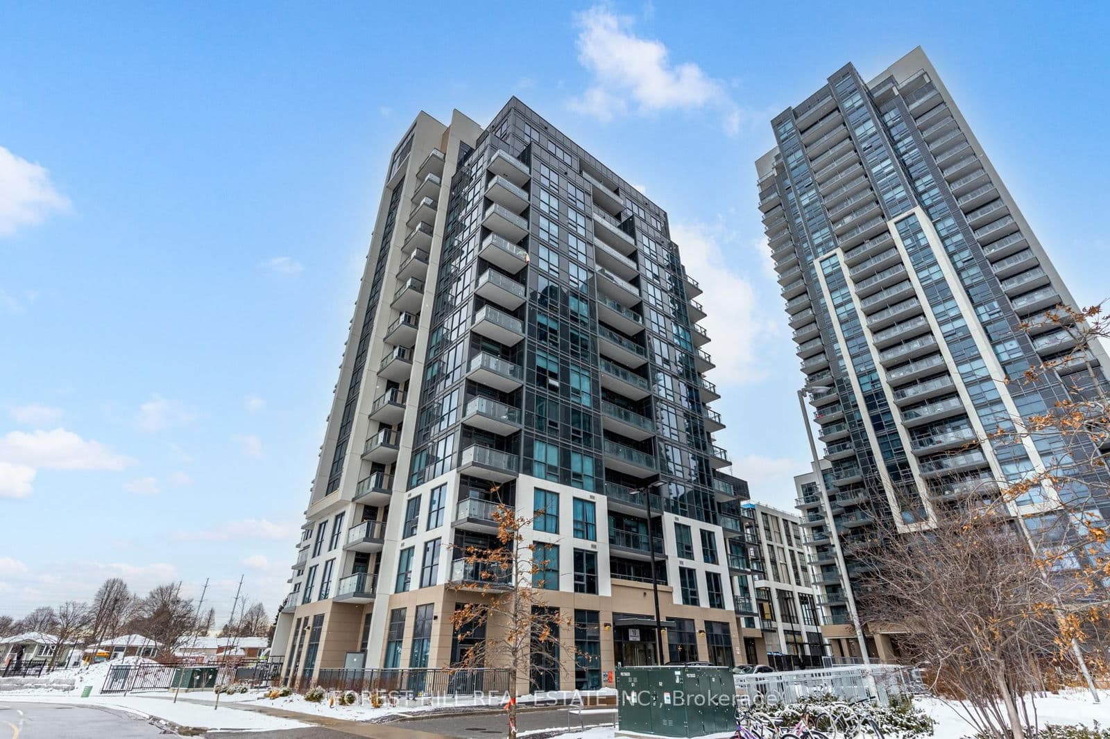 10 Meadowglen Place, Unit 304
