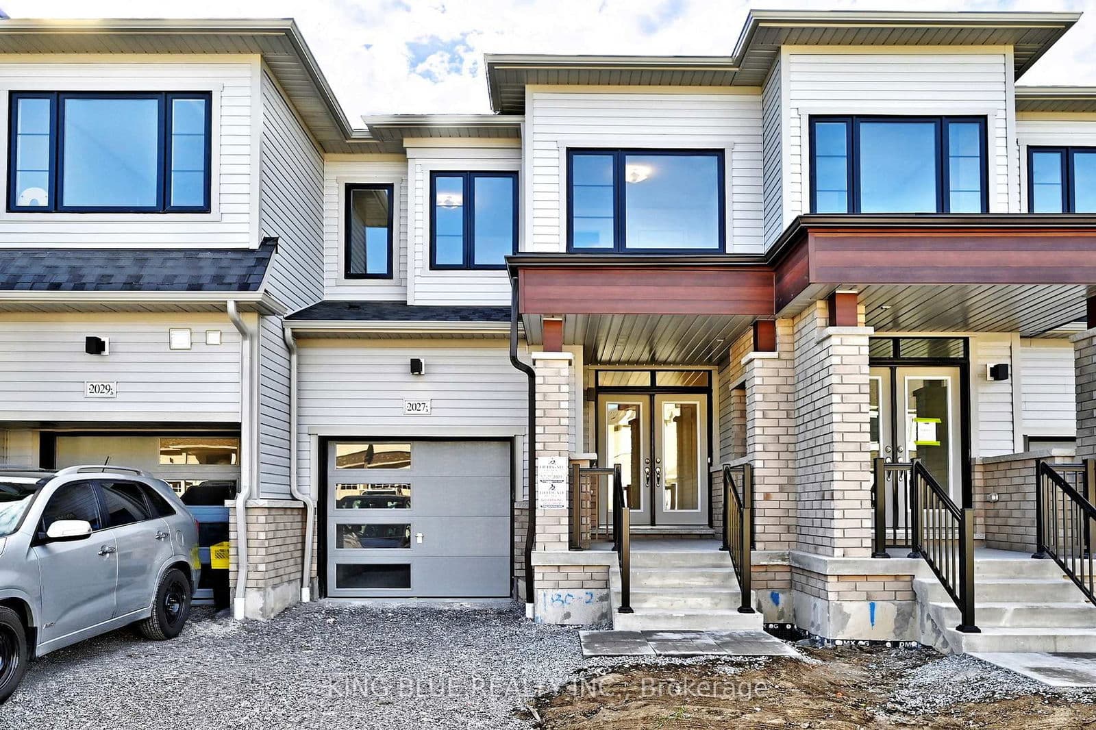 2027 Horace Duncan Crescent