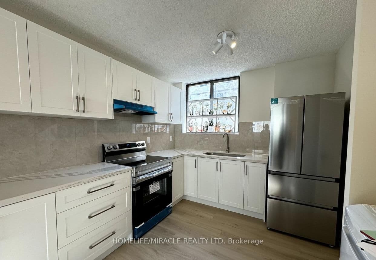 #303 - 665 Kennedy Road