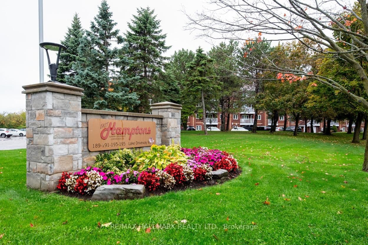 193 W Lake Driveway Drive W, Unit 201