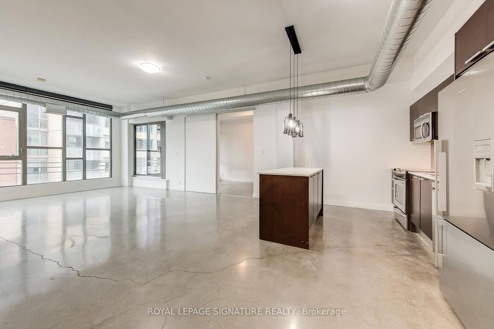 #211 - 625 Queen Street E