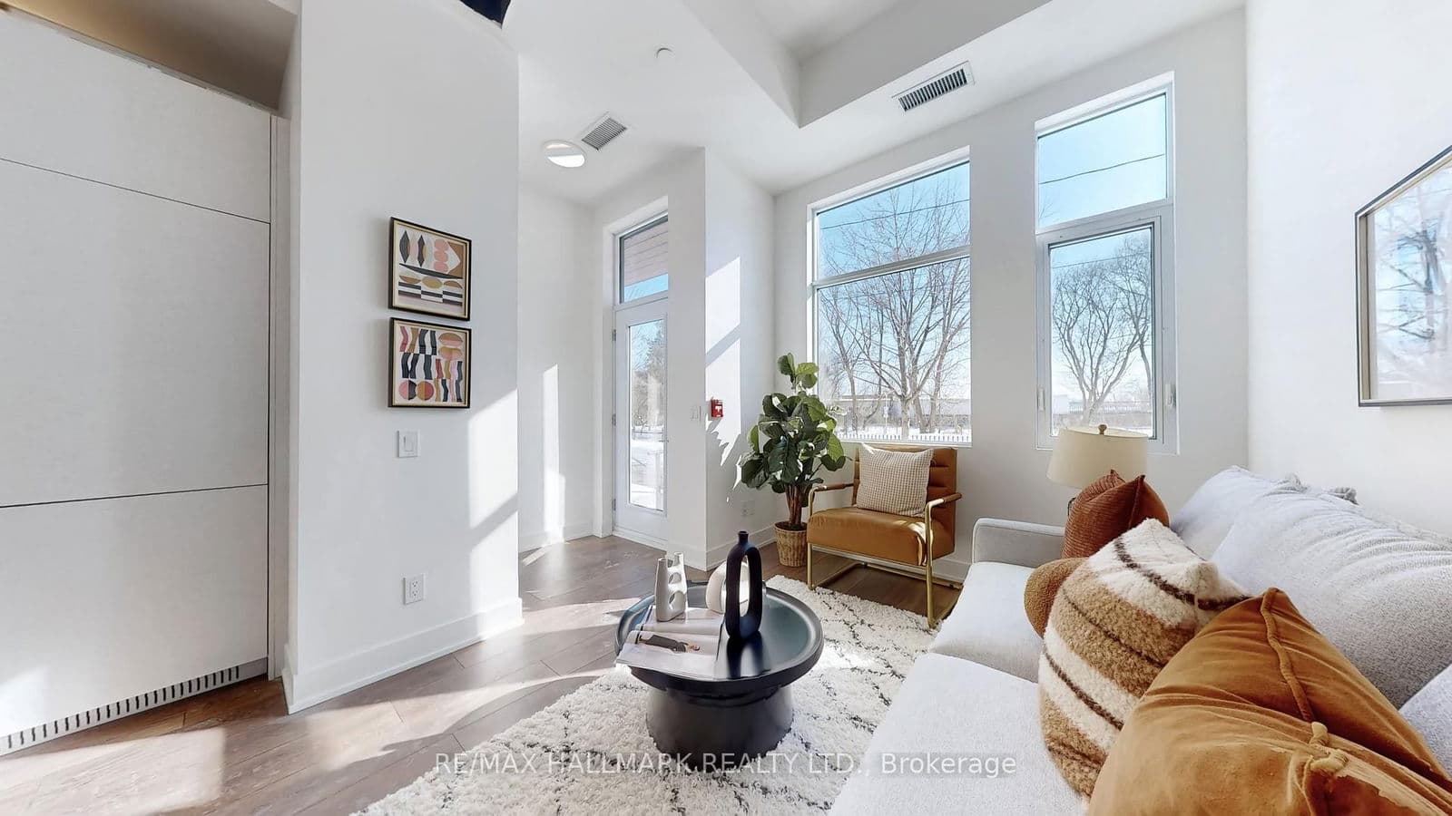 #102 - 1285 Queen Street E