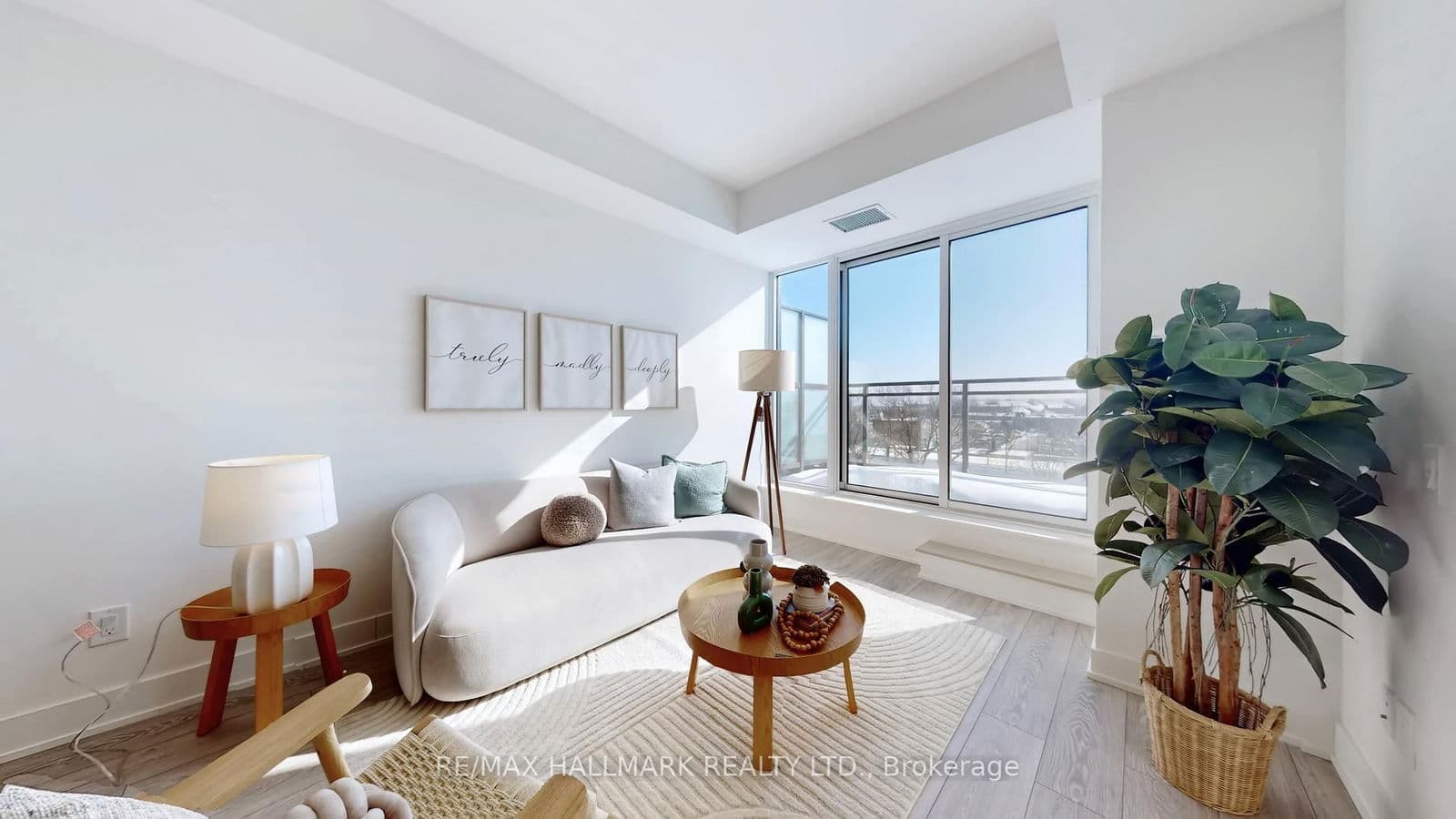 #512 - 1285 Queen Street E