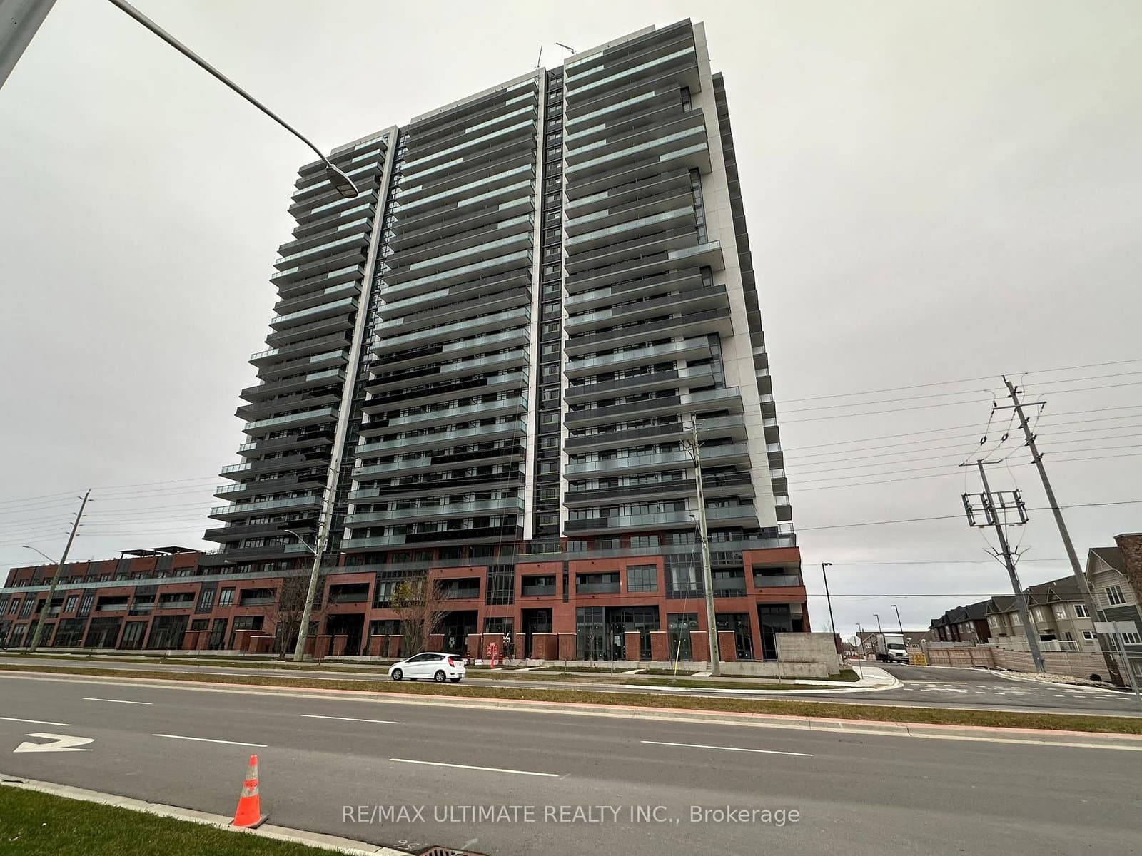2545 Simcoe Street N, Unit 409