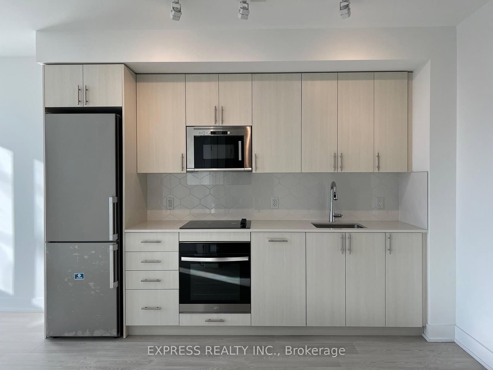 2545 Simcoe Street N, Unit 313
