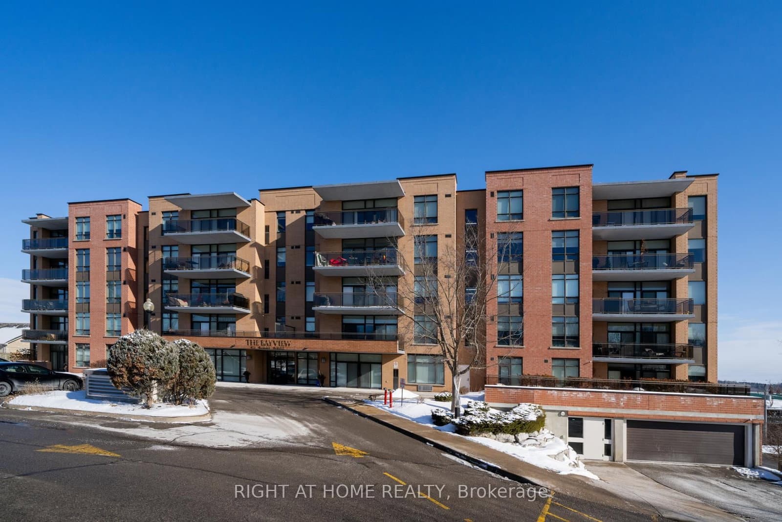 #310 - 171 Shanly Street