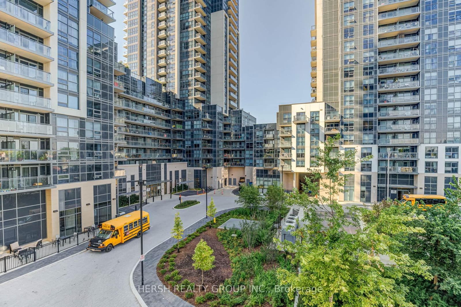 #201 - 10 Meadowglen Place