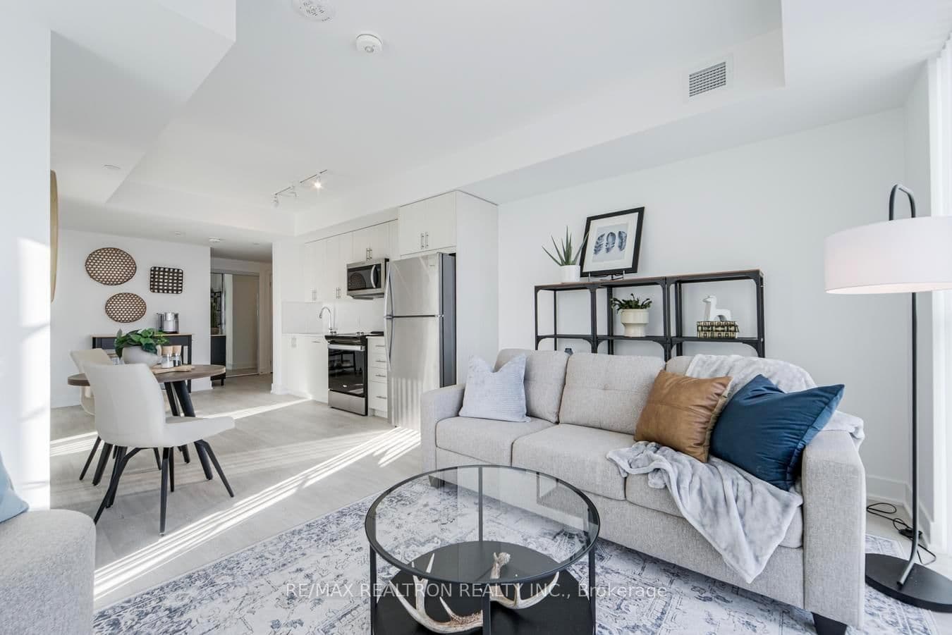 2545 Simcoe (Fully Furnished) Street N, Unit 807