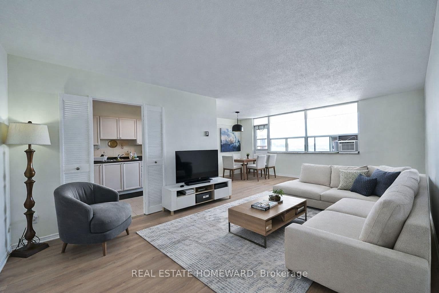 #1015 - 2550 Pharmacy Avenue