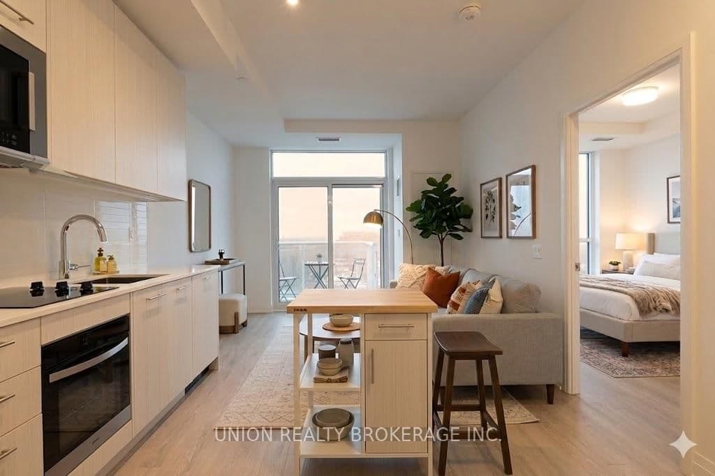 286 Main Street, Unit 902