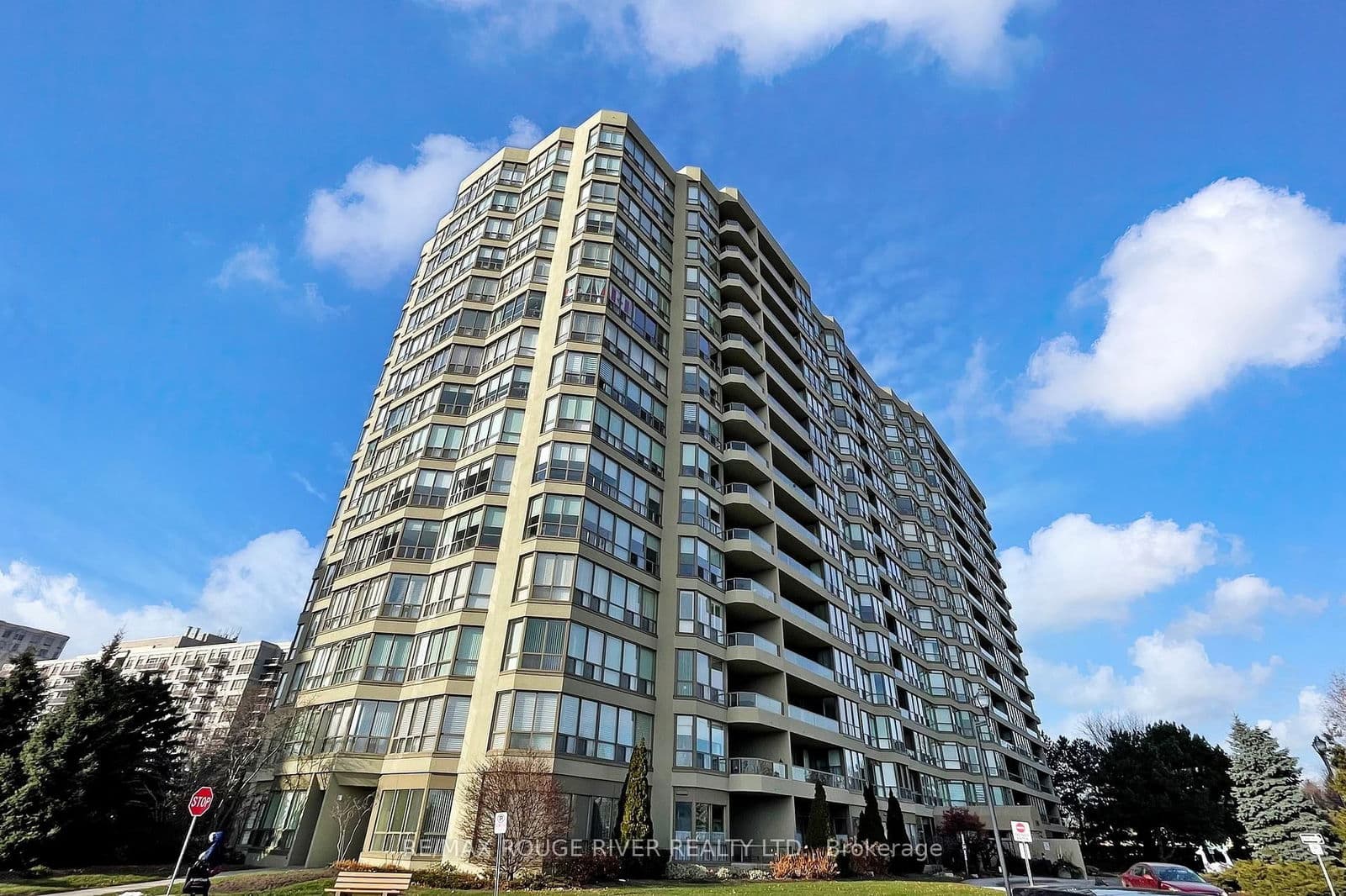 1890 Valley Farm Road, Unit 207