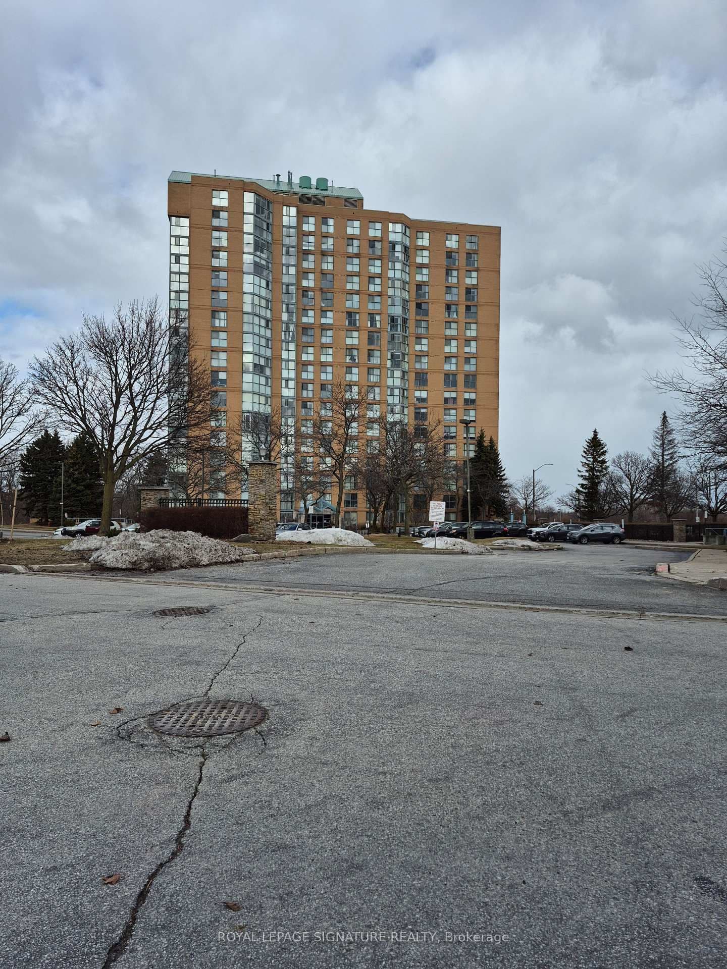 #1607 - 90 Dale Avenue