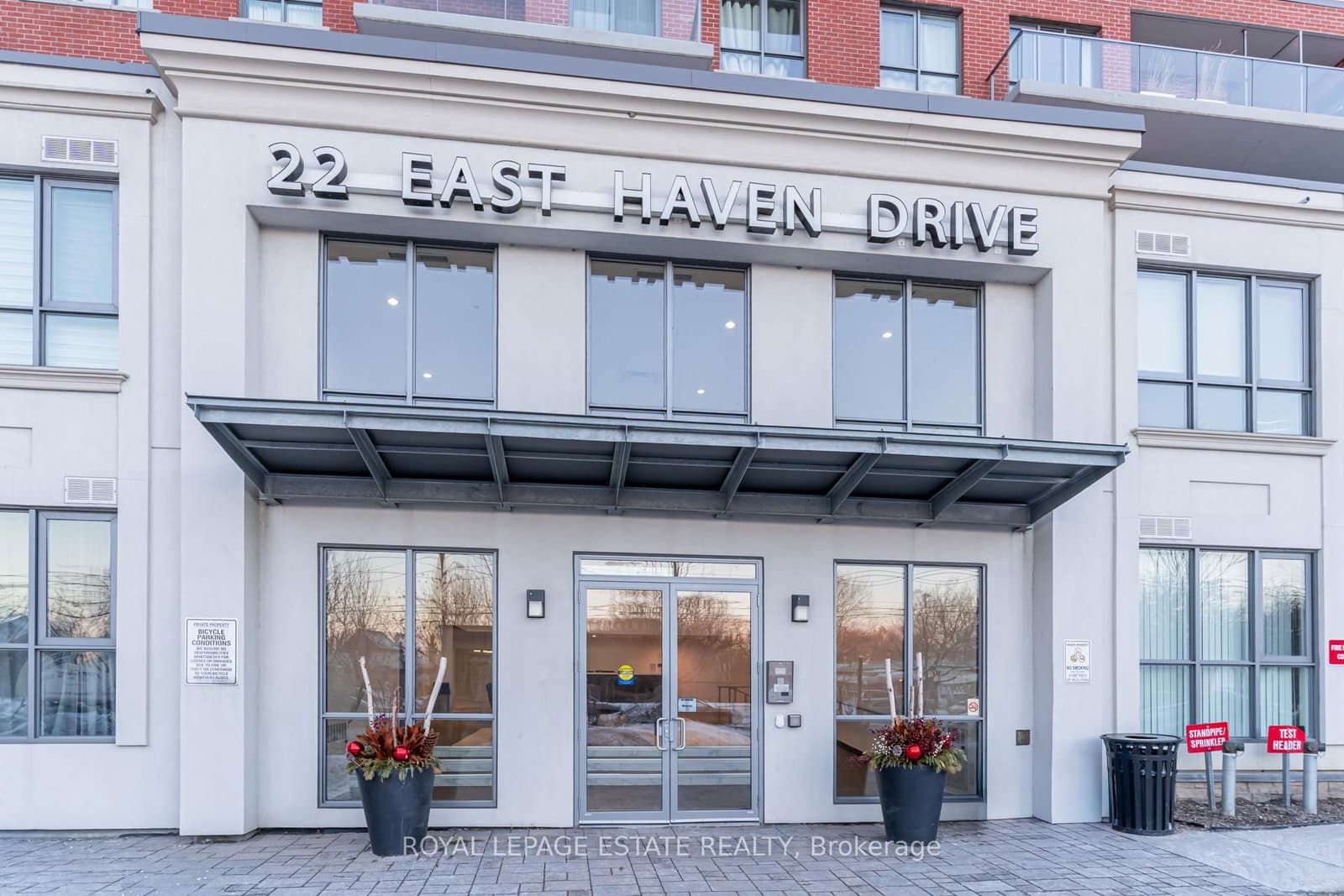 22 East Haven Drive, Unit 818