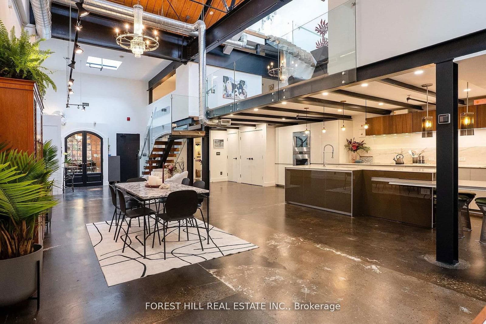 #123 - 326 Carlaw Avenue