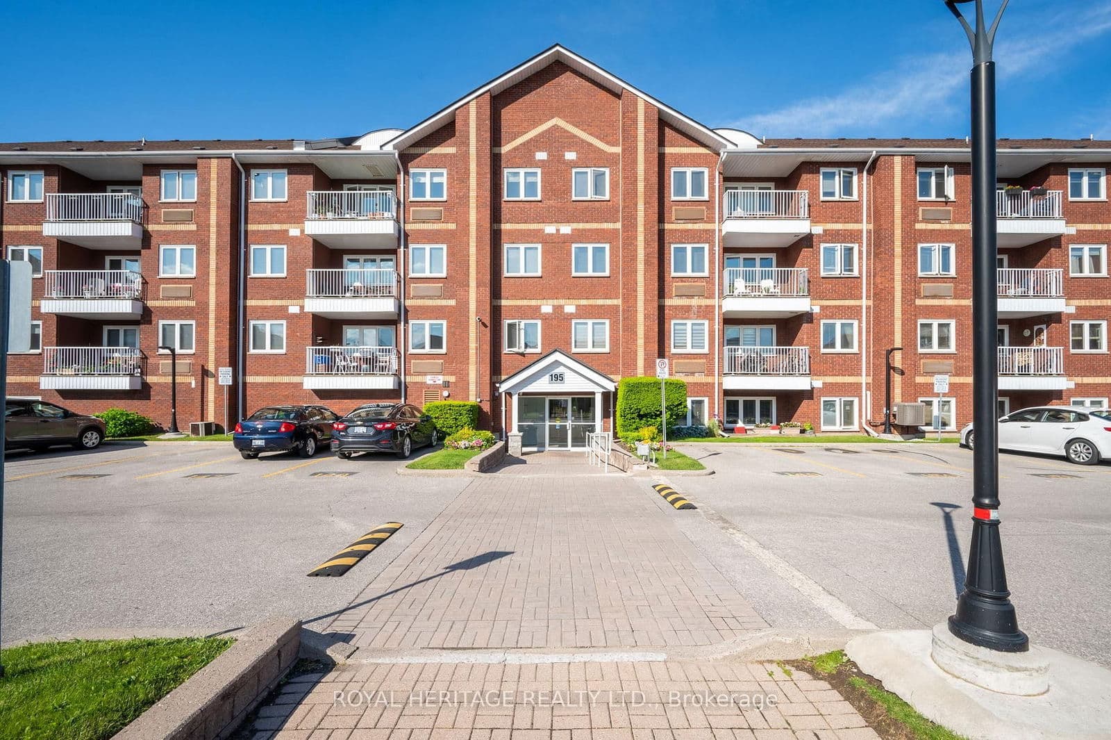 #303 - 195 Lake Driveway W