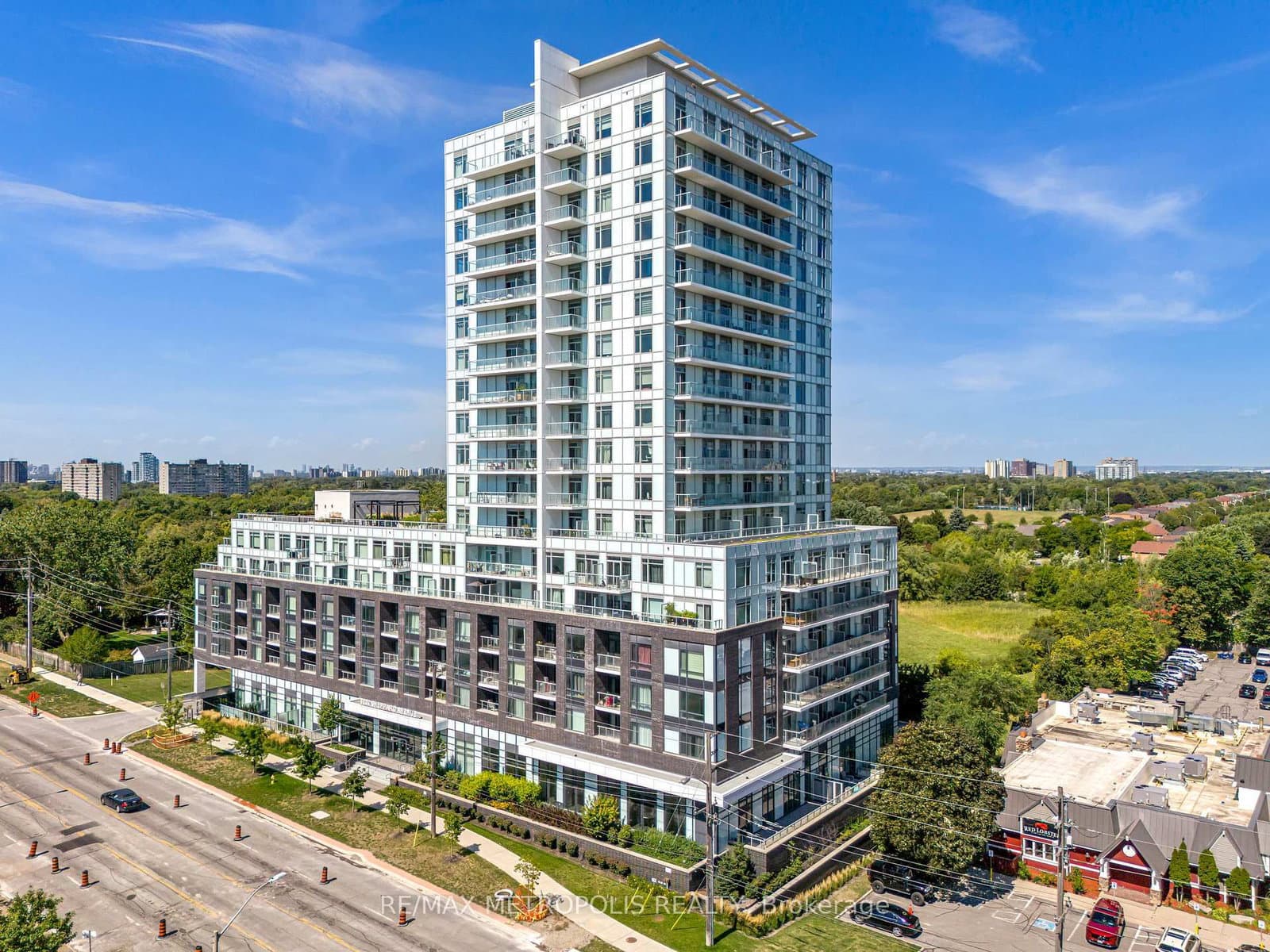 #1310 - 3220 Sheppard Avenue E