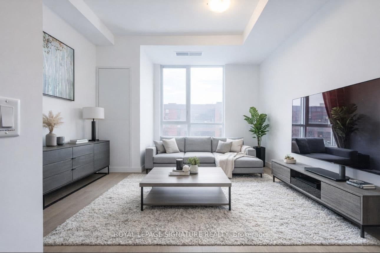 #202 - 2545 Simcoe Street N