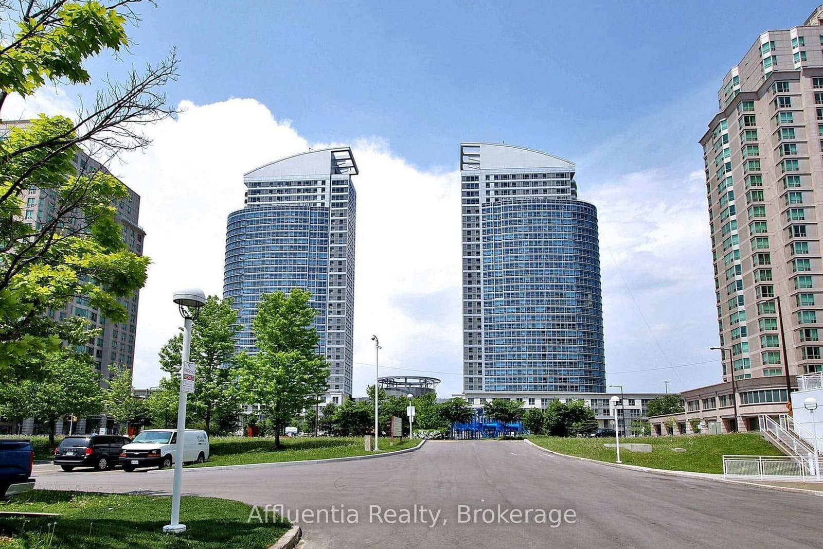 #1708 - 38 Lee Centre Drive