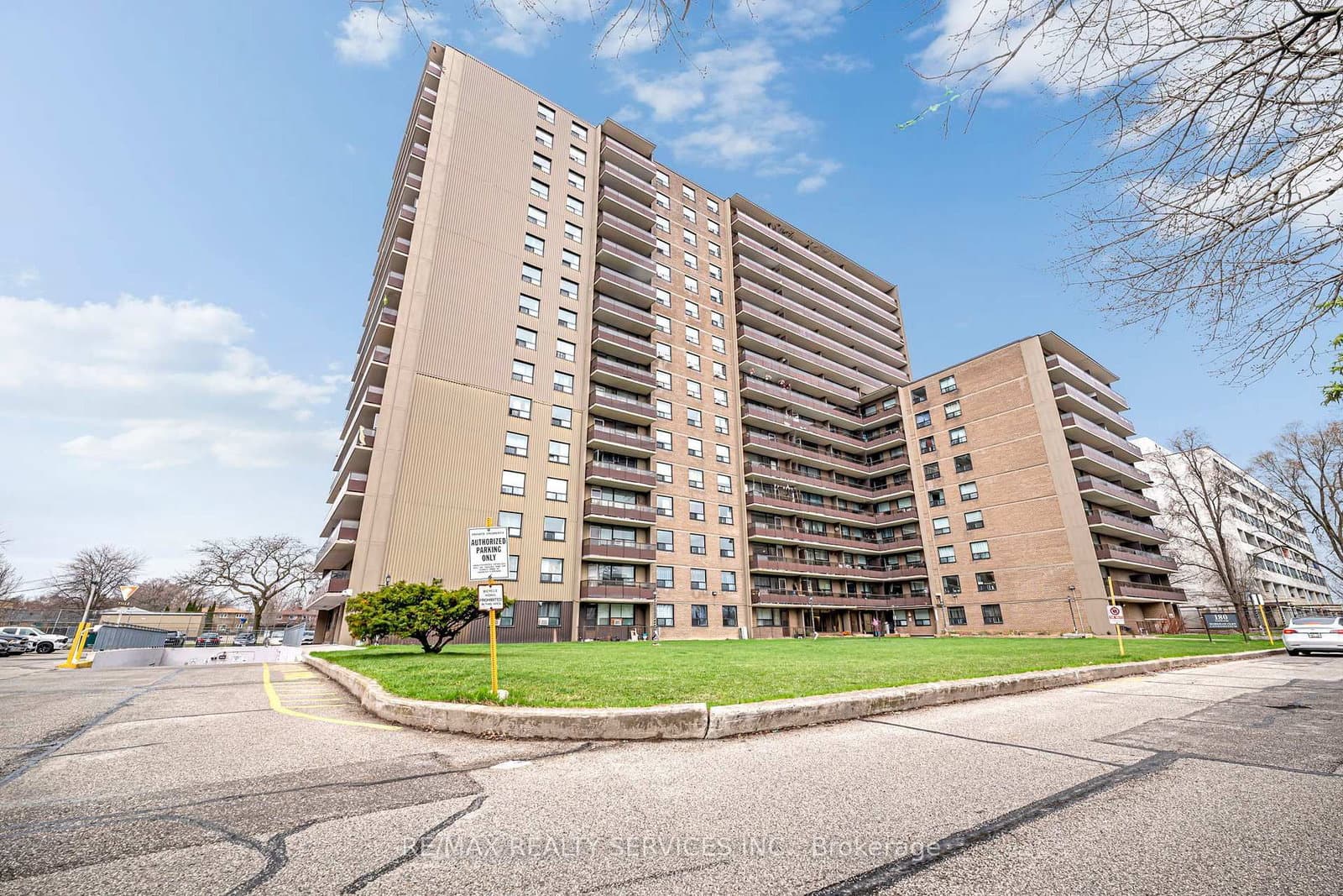 #1701 - 180 Markham Road