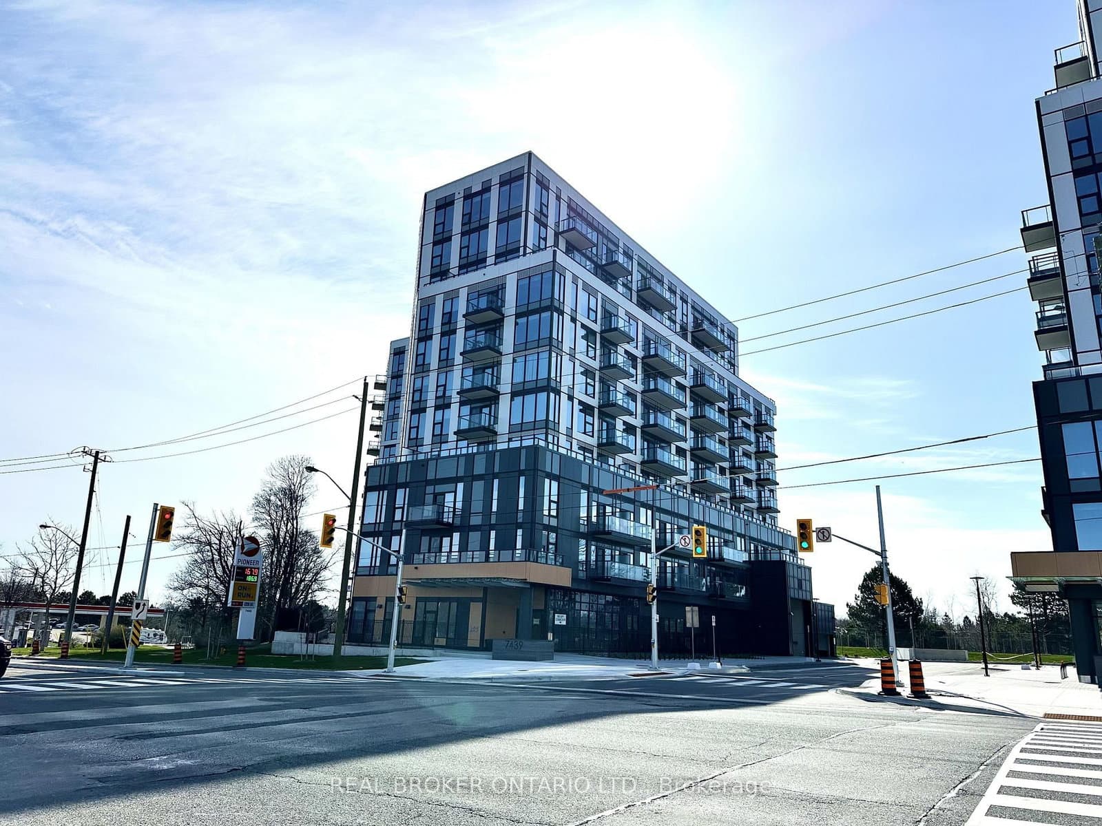 7439 Kingston Road, Unit 517