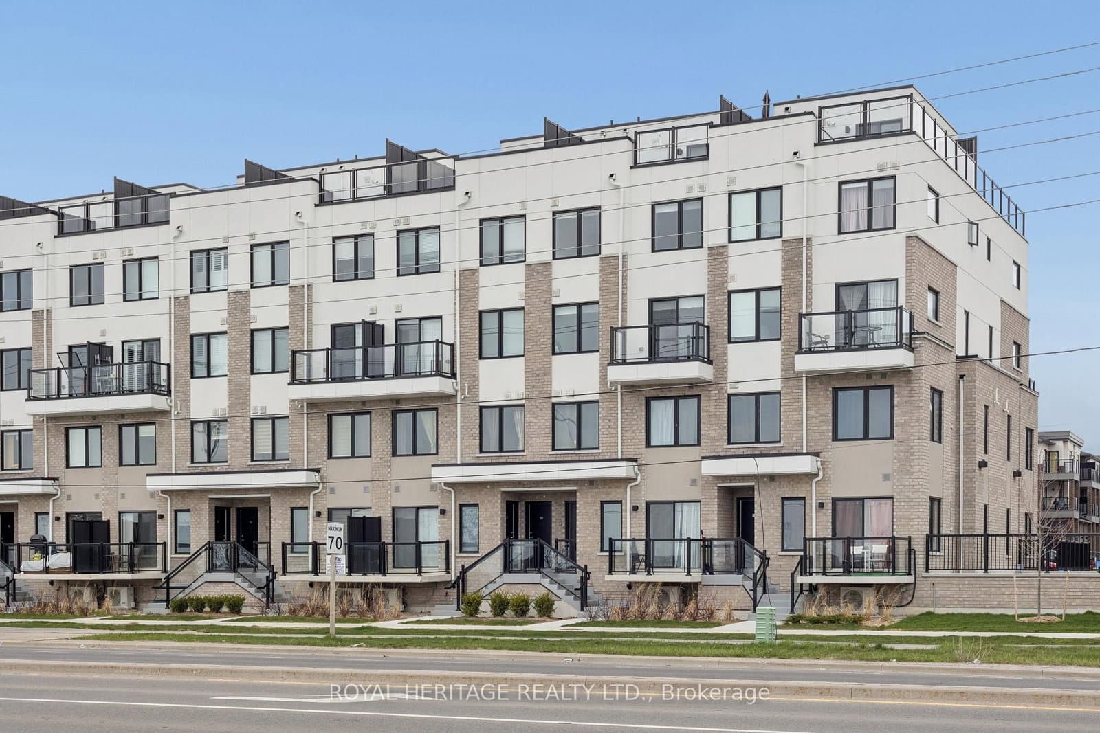 #206 - 1695 Dersan Street