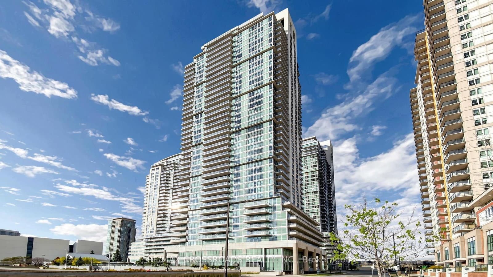 #702 - 50 Town Centre Court