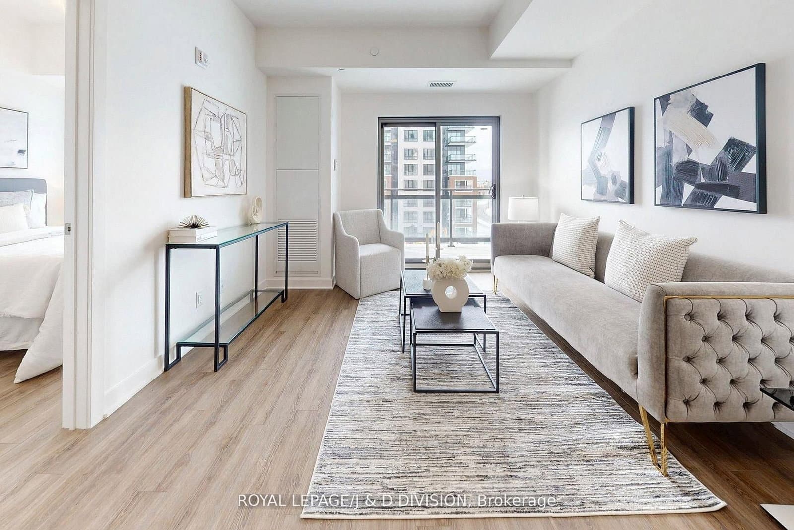 #411 - 55 Clarington Boulevard