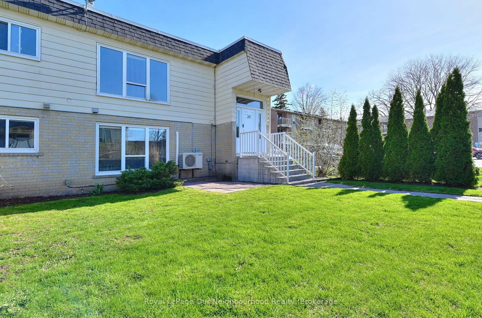 #2 - 540 Mary Street E