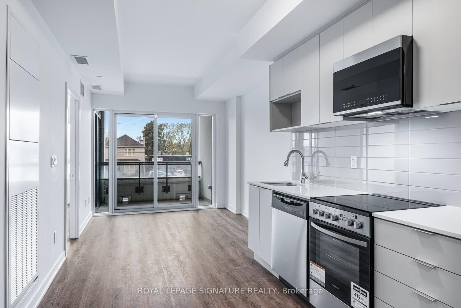 4569 Kingston Road, Unit 204