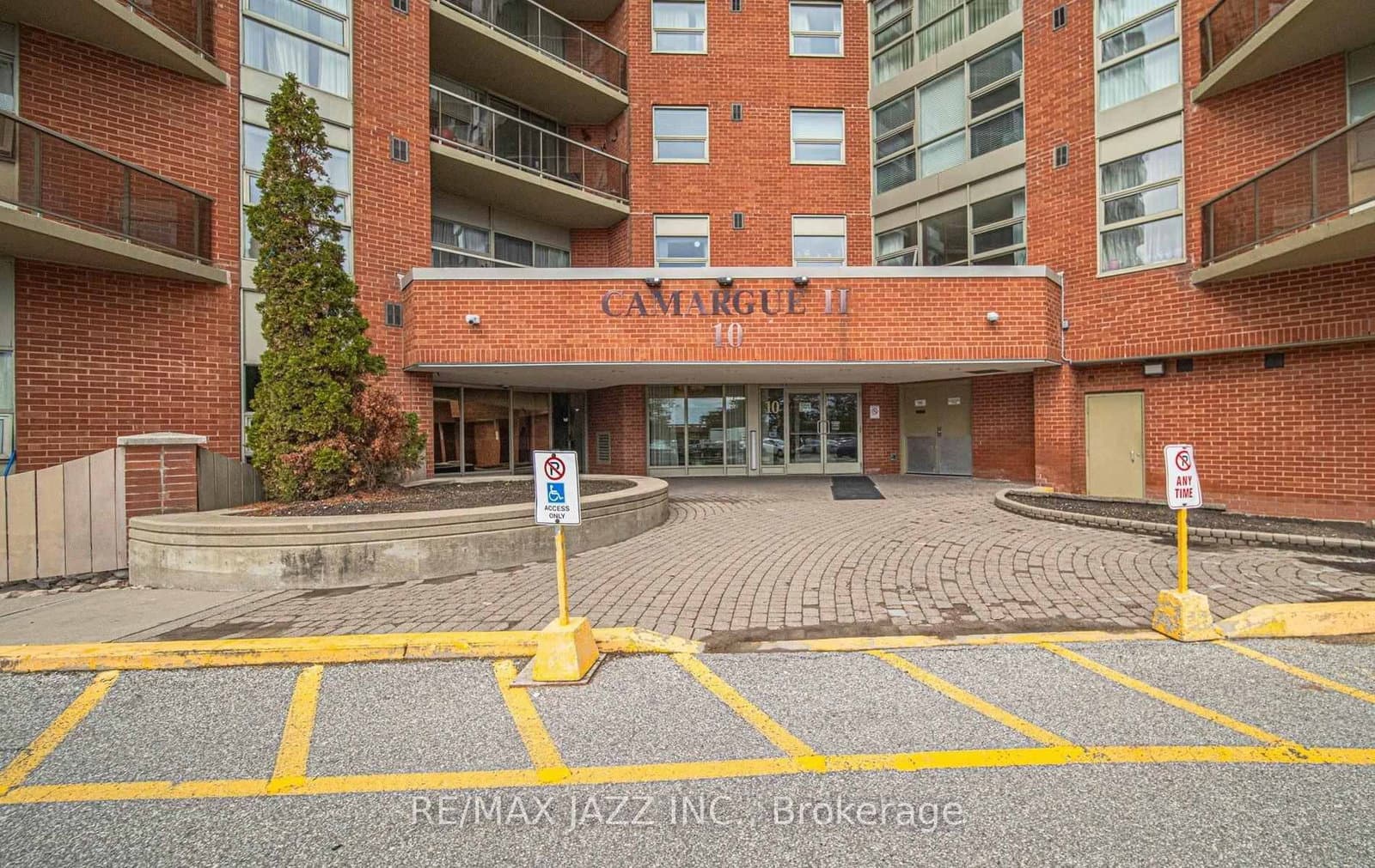 #318 - 10 Dean Park Road