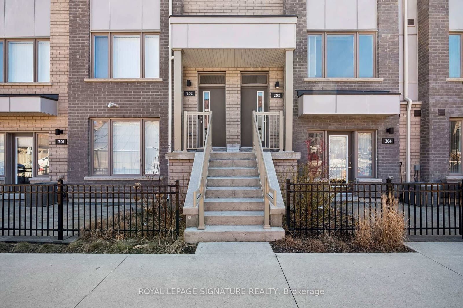 1525 Kingston Road, Unit 203