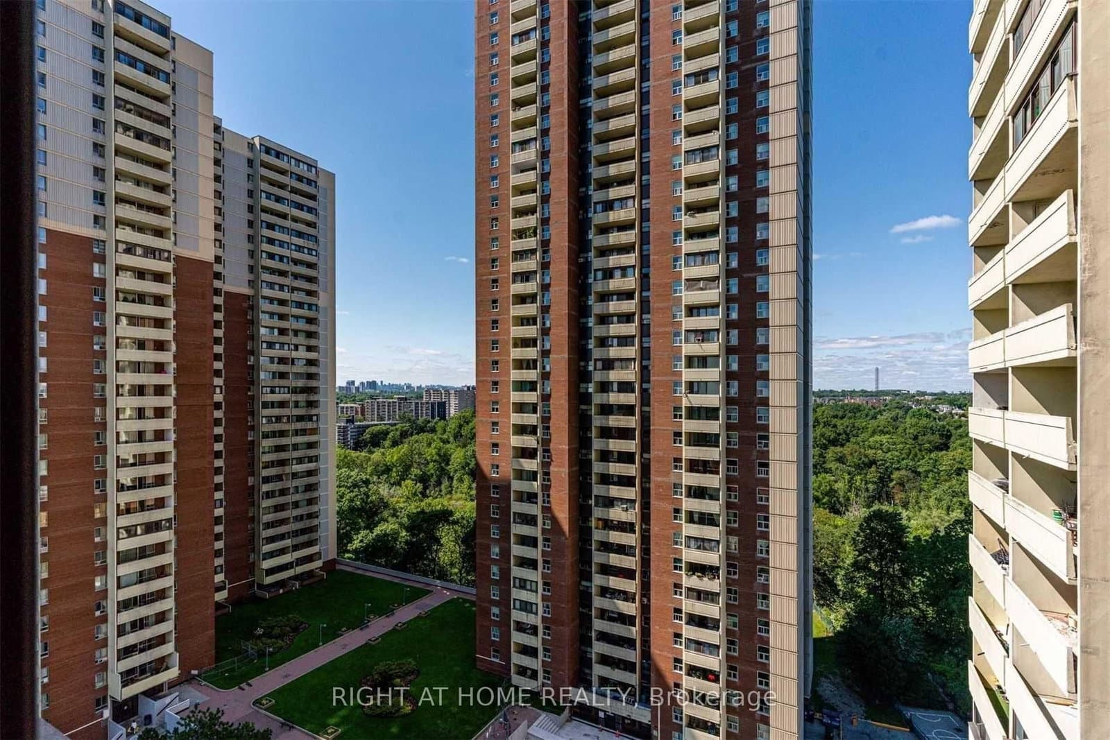 #106 - 5 Massey Square