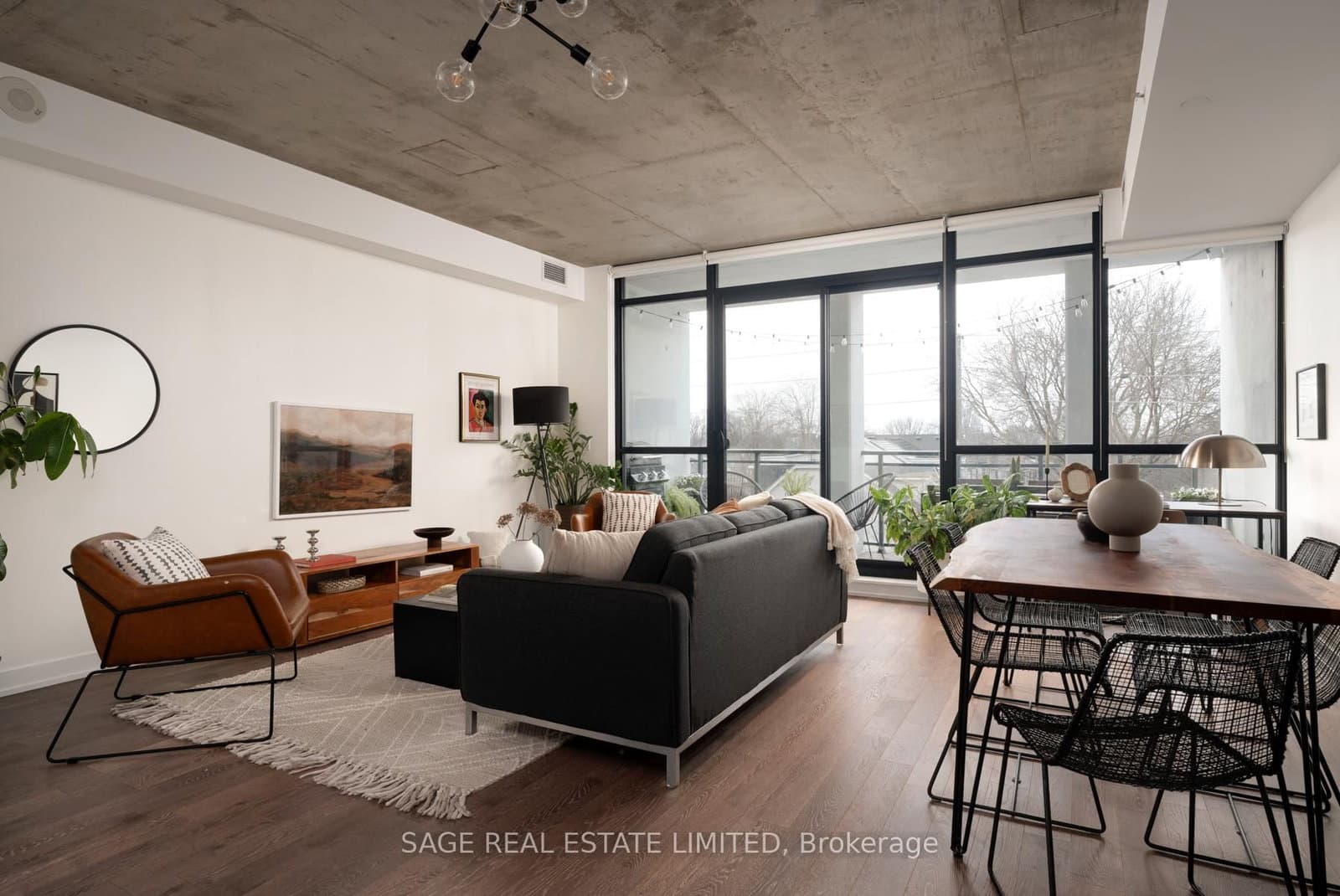 #403 - 1238 Dundas Street E