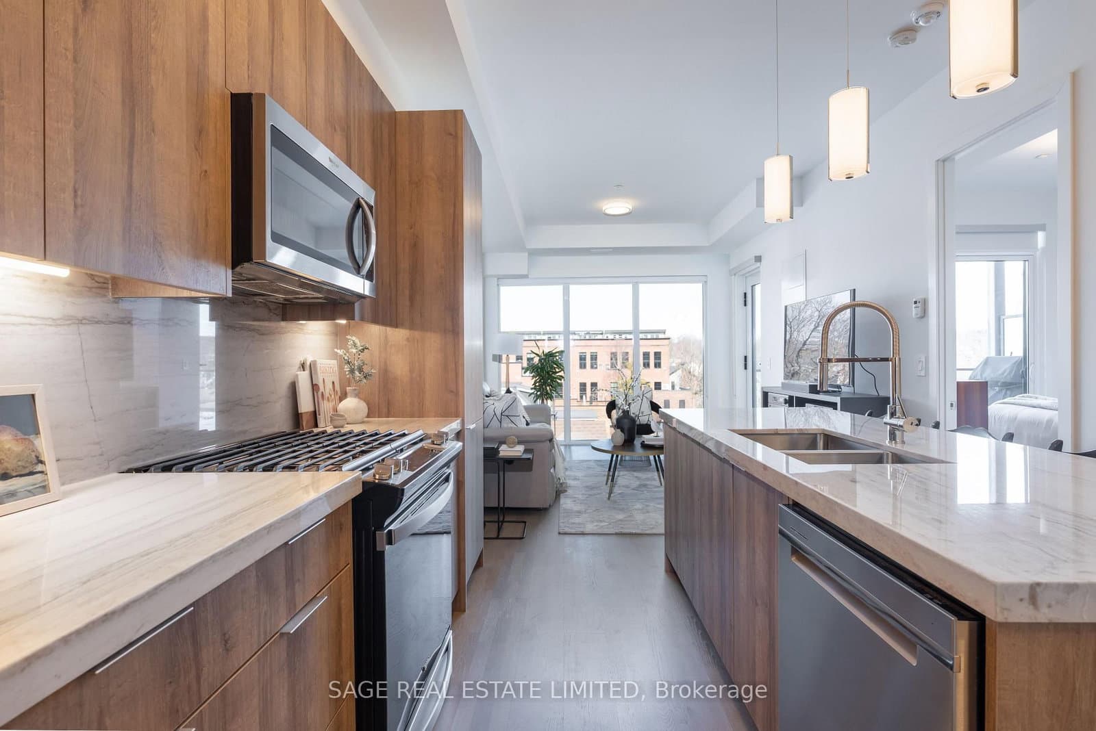 #405 - 495 Logan Avenue