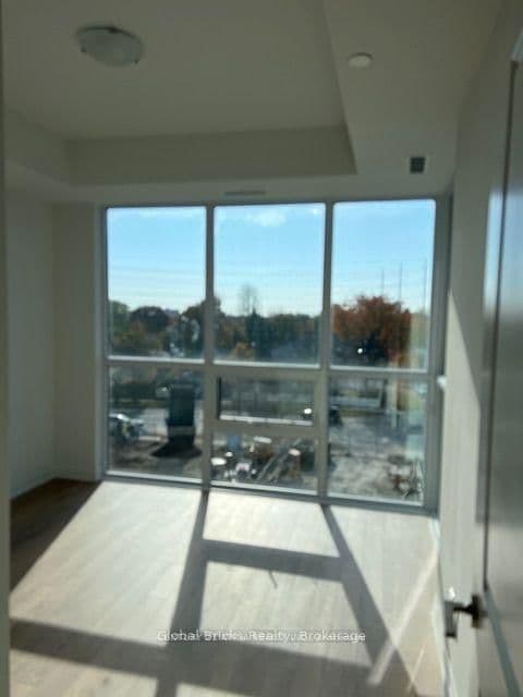 #410 - 10 Meadowglen Place