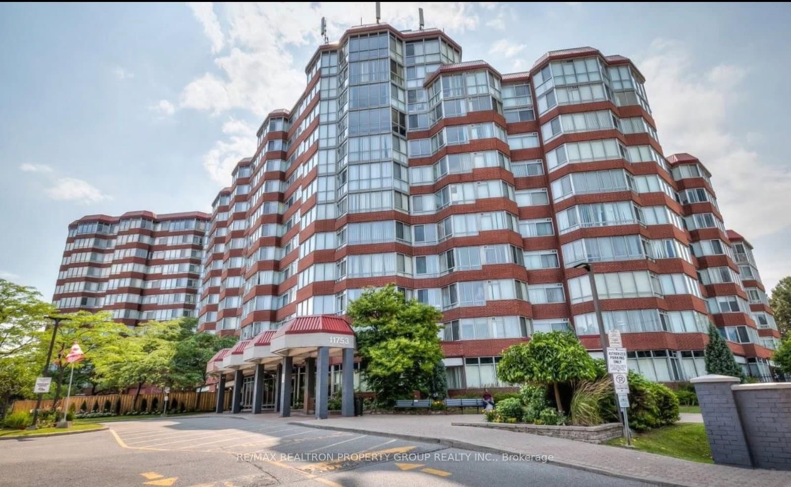 #915 - 11753 Sheppard Avenue E