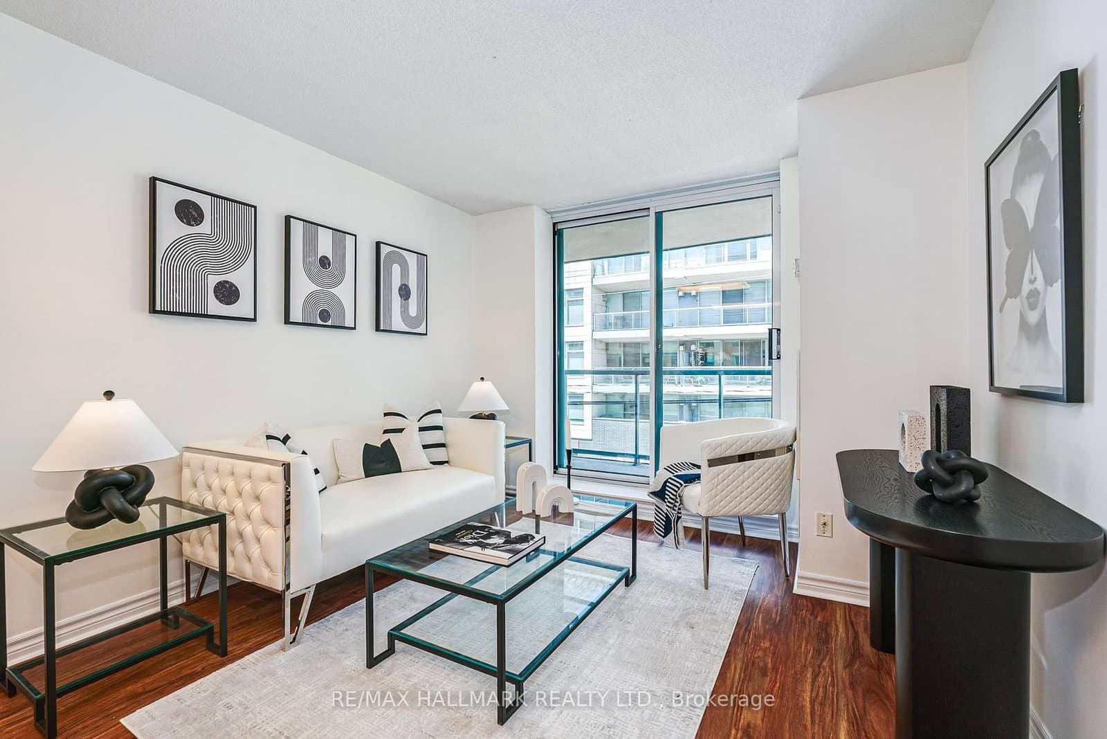 #311 - 1863 Queen Street E